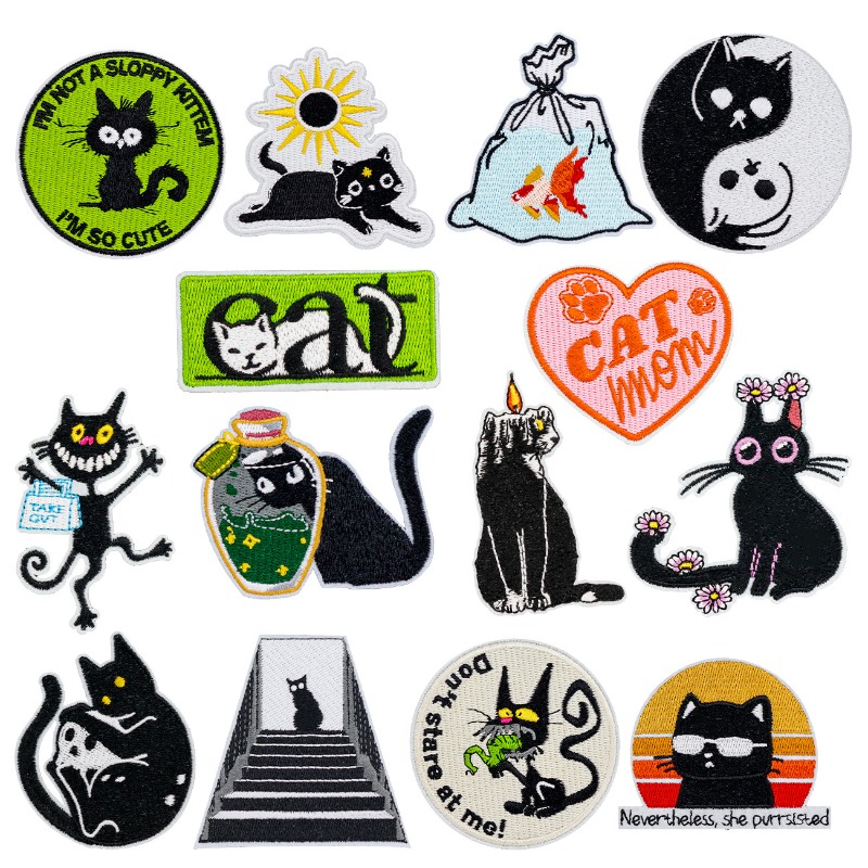 Embroidery On Black Shirt - Grappige zwarte kat rond hart opstrijkbare