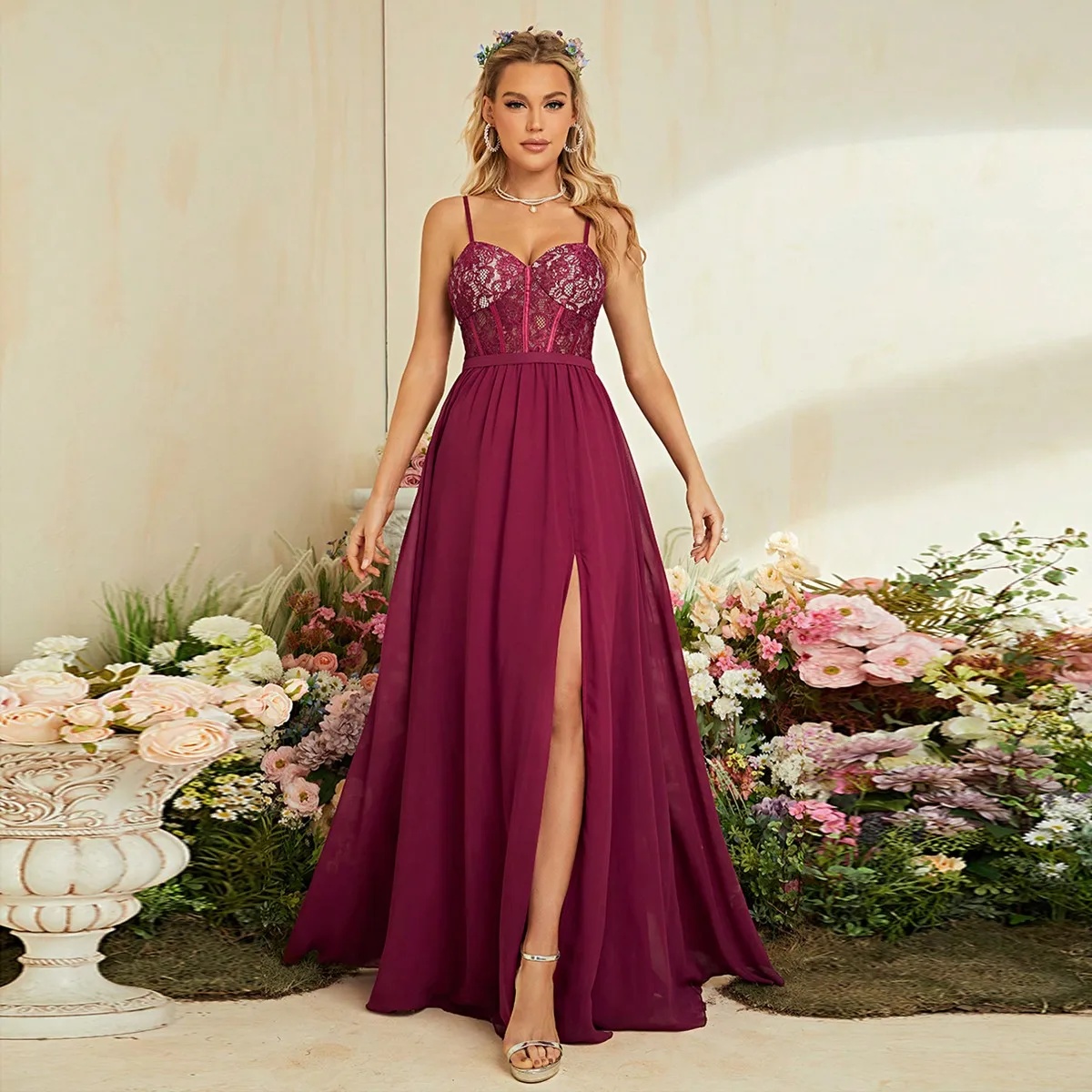 Effenkleurige lange avondjurk  - Embroidery Online Designs recensie en prijs