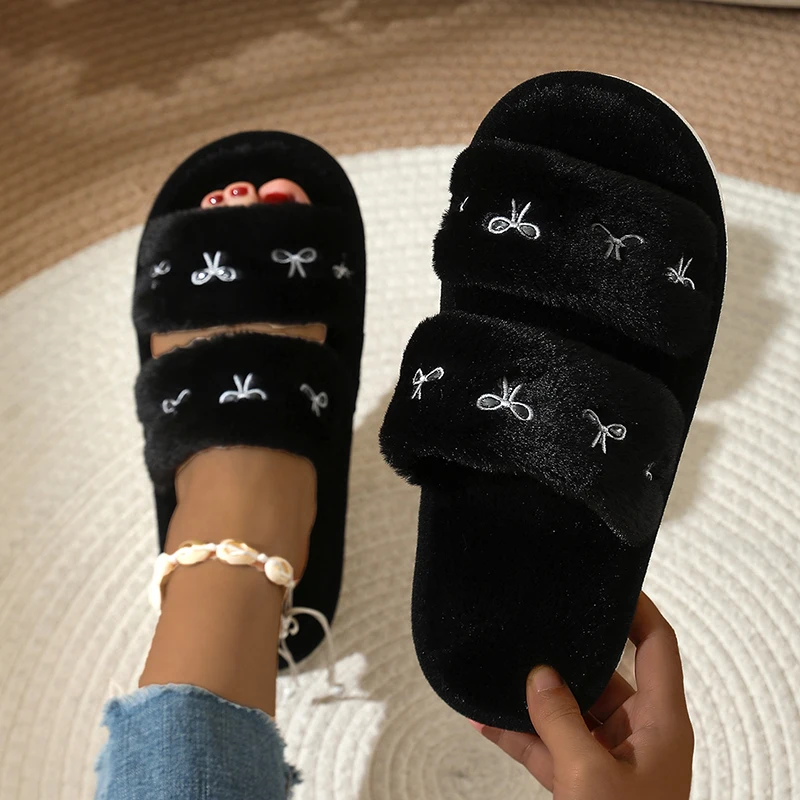 Modieuze Pluche Slippers met S - Embroidery Design Free recensie en prijs