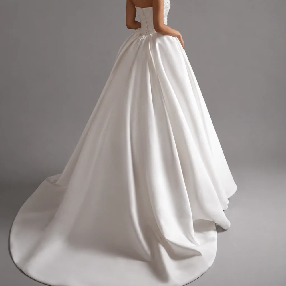 Op maat gemaakte elegante trou - Embroidery Online Designs recensie en prijs