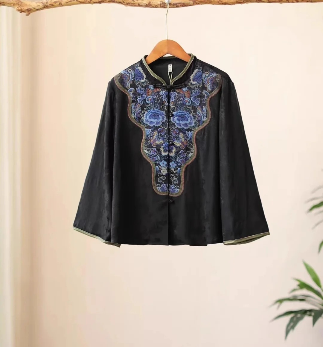 Luxe lenteblouse voor dames Zw - Embroidery On Black Shirt recensie en prijs