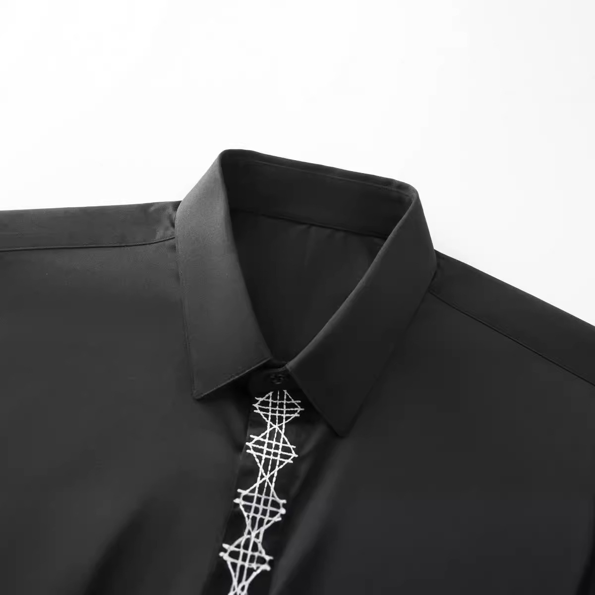 Herfst En Winter Nieuw Product - Embroidery On Black Shirt recensie en prijs