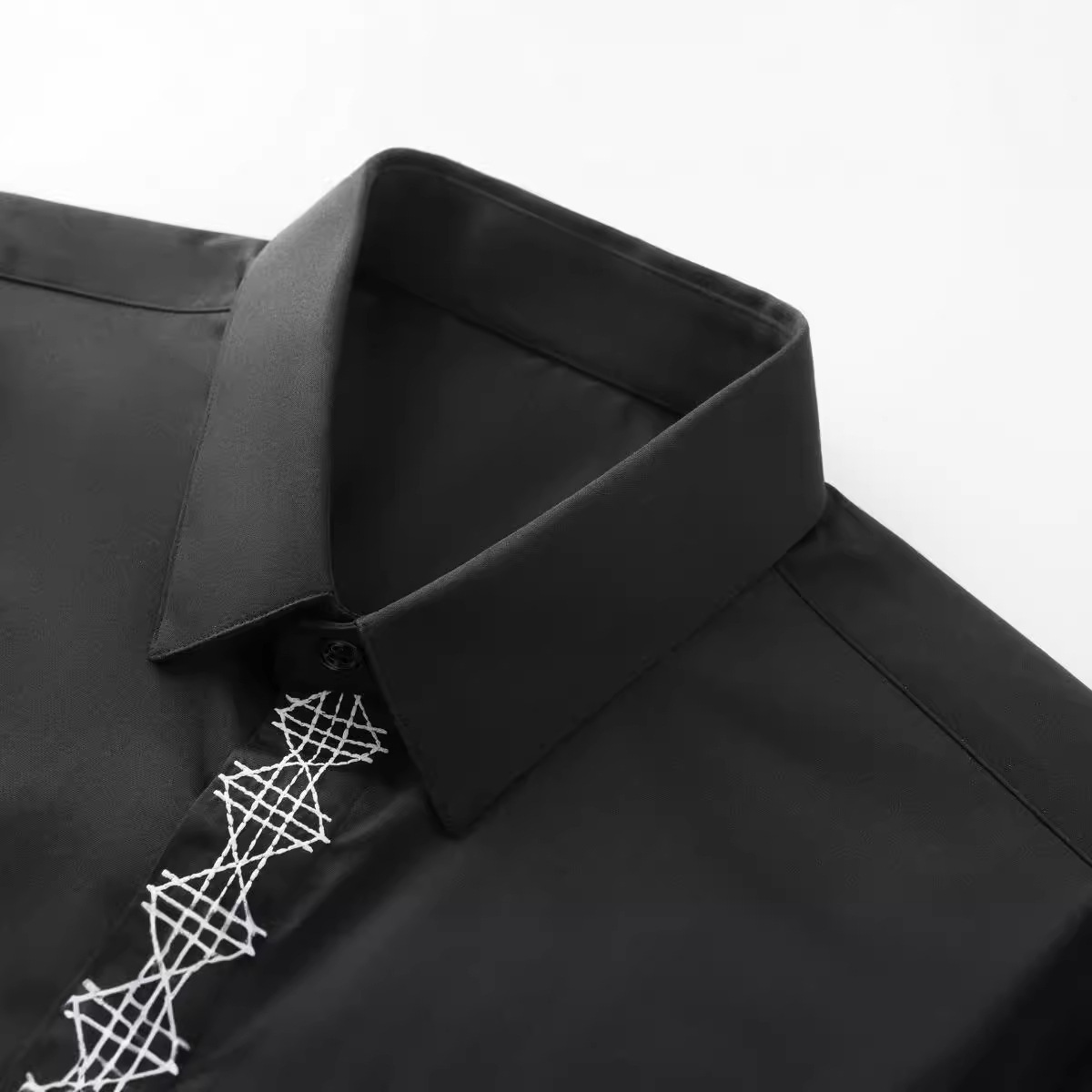 Herfst En Winter Nieuw Product - Embroidery On Black Shirt recensie en prijs