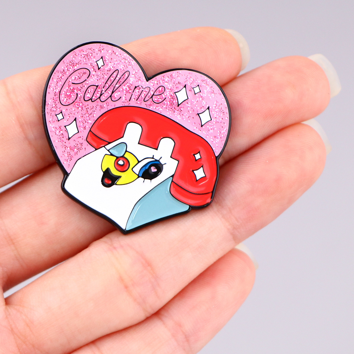 Schattig politiemeisje broche  - Embroidery Icon recensie en prijs