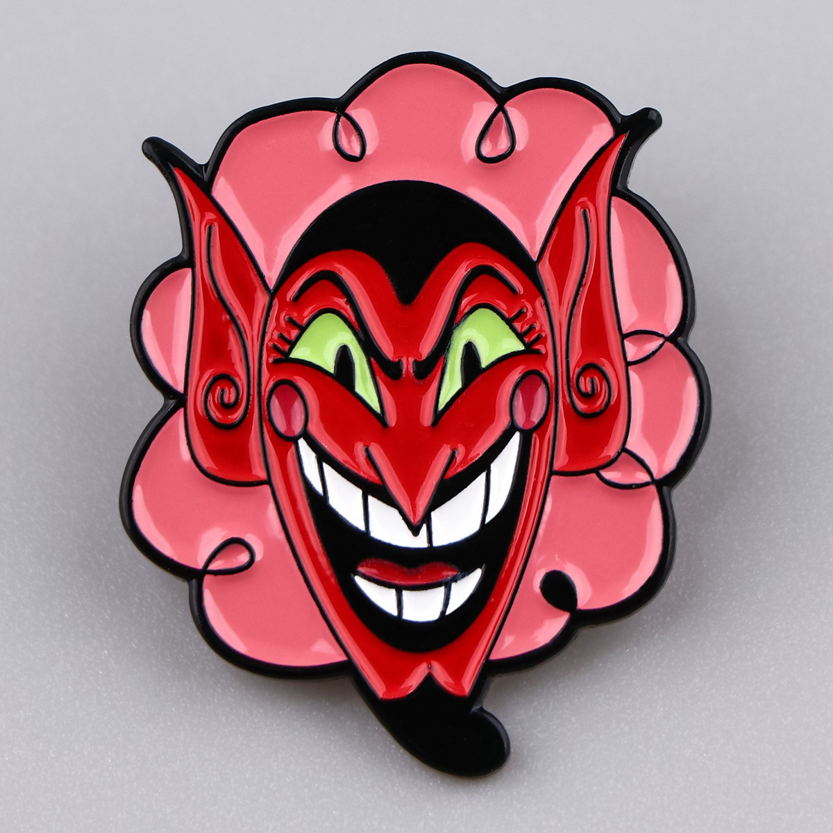 Schattig politiemeisje broche  - Embroidery Icon recensie en prijs