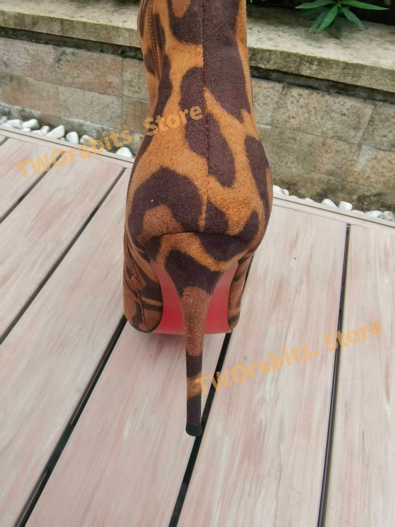 Luipaardprint Knielaarzen Punt - Embroidery Design Free recensie en prijs