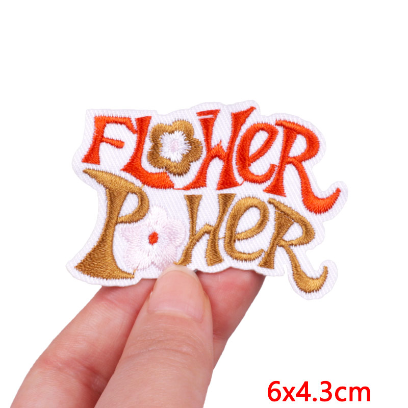 Cartoon regenboog geborduurde  - Embroidery Letter M recensie en prijs